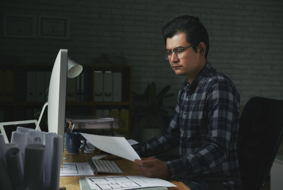 Strategi Tetap Fokus Bekerja Saat Berpuasa